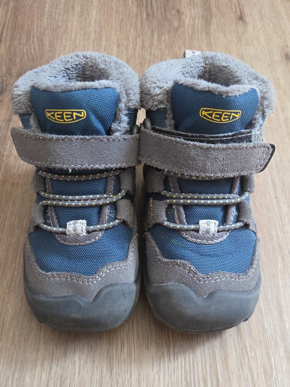 KEEN Kids' Knotch Chukka Mid-Height Insulated Hiking / Snow Boot Toddler Size 6